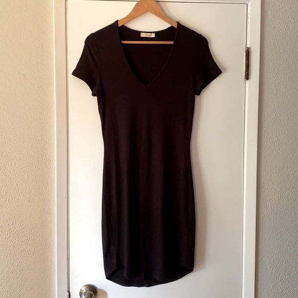 🌟 Golden by TNA Little Black Dress from Aritzia - Picture 2 of 8